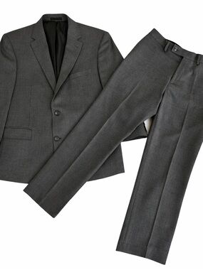 Van Heusen Men's Dark Charcoal Two-Piece Suit 42S & 34x30